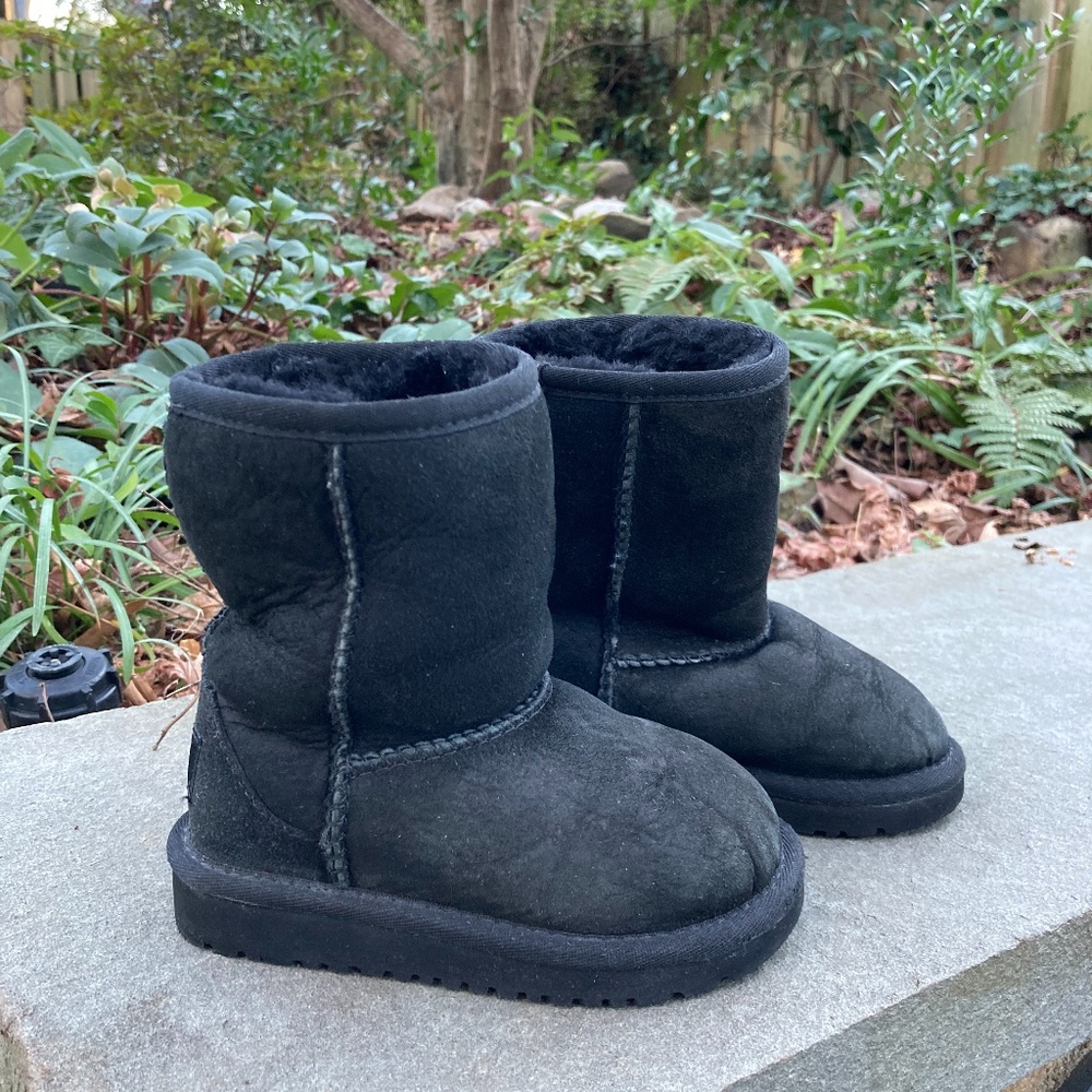 Barely worn Black Ugg Boots- toddler size 8